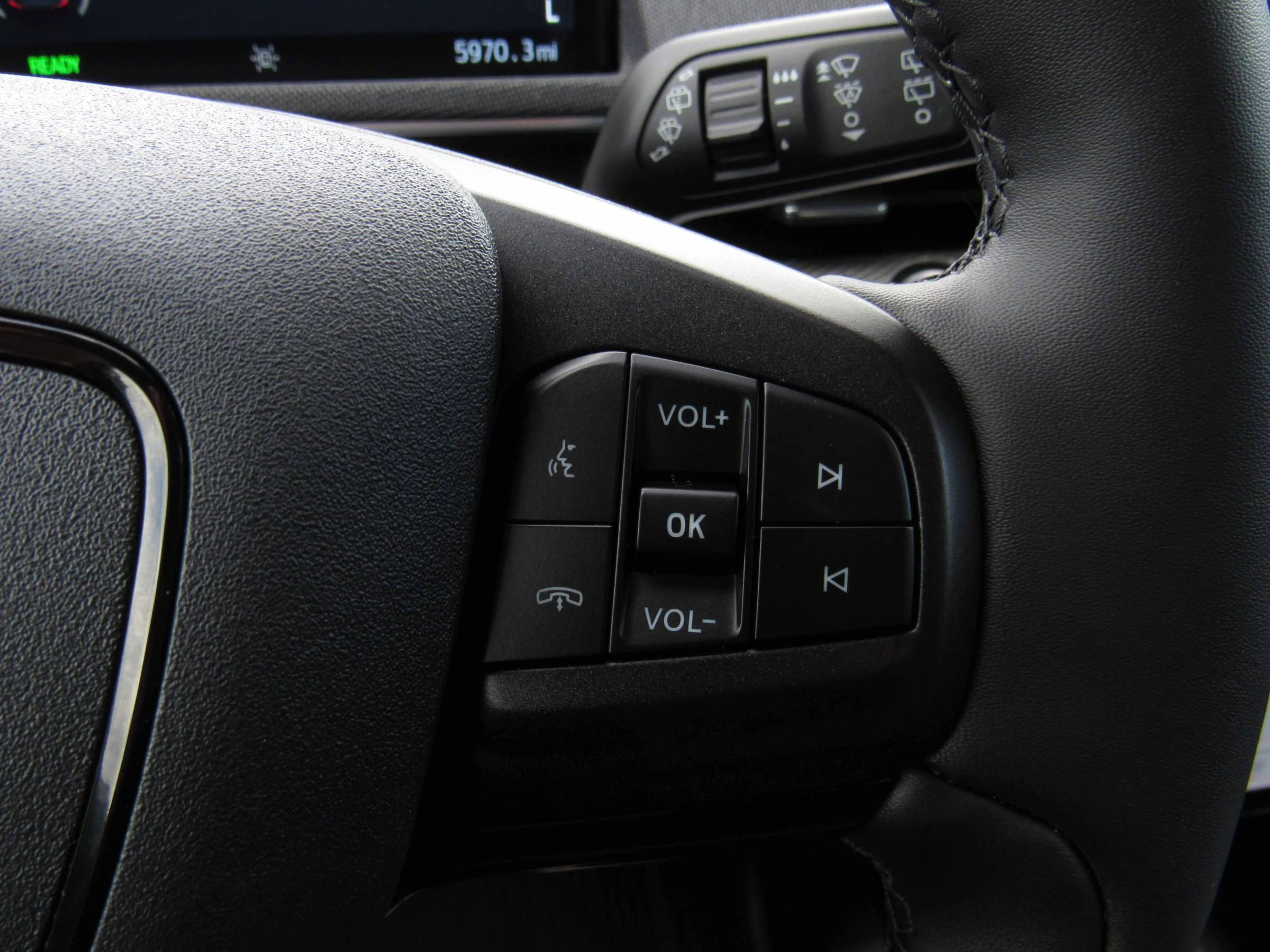 Used 2021 Ford Mustang Mach-E Select w/ Comfort/Appearance Package AWD/4WD image 16