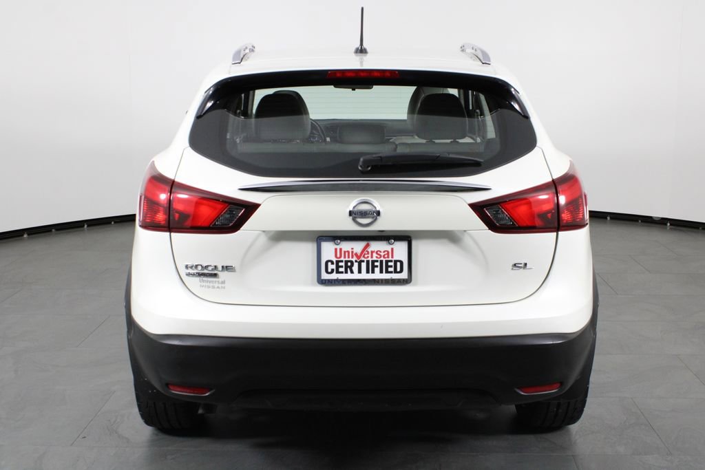 Certified 2017 Nissan Rogue Sport SL FWD image 11