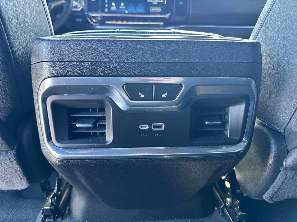 Used 2024 Chevrolet Silverado 1500 High Country w/ Technology Package AWD/4WD image 21