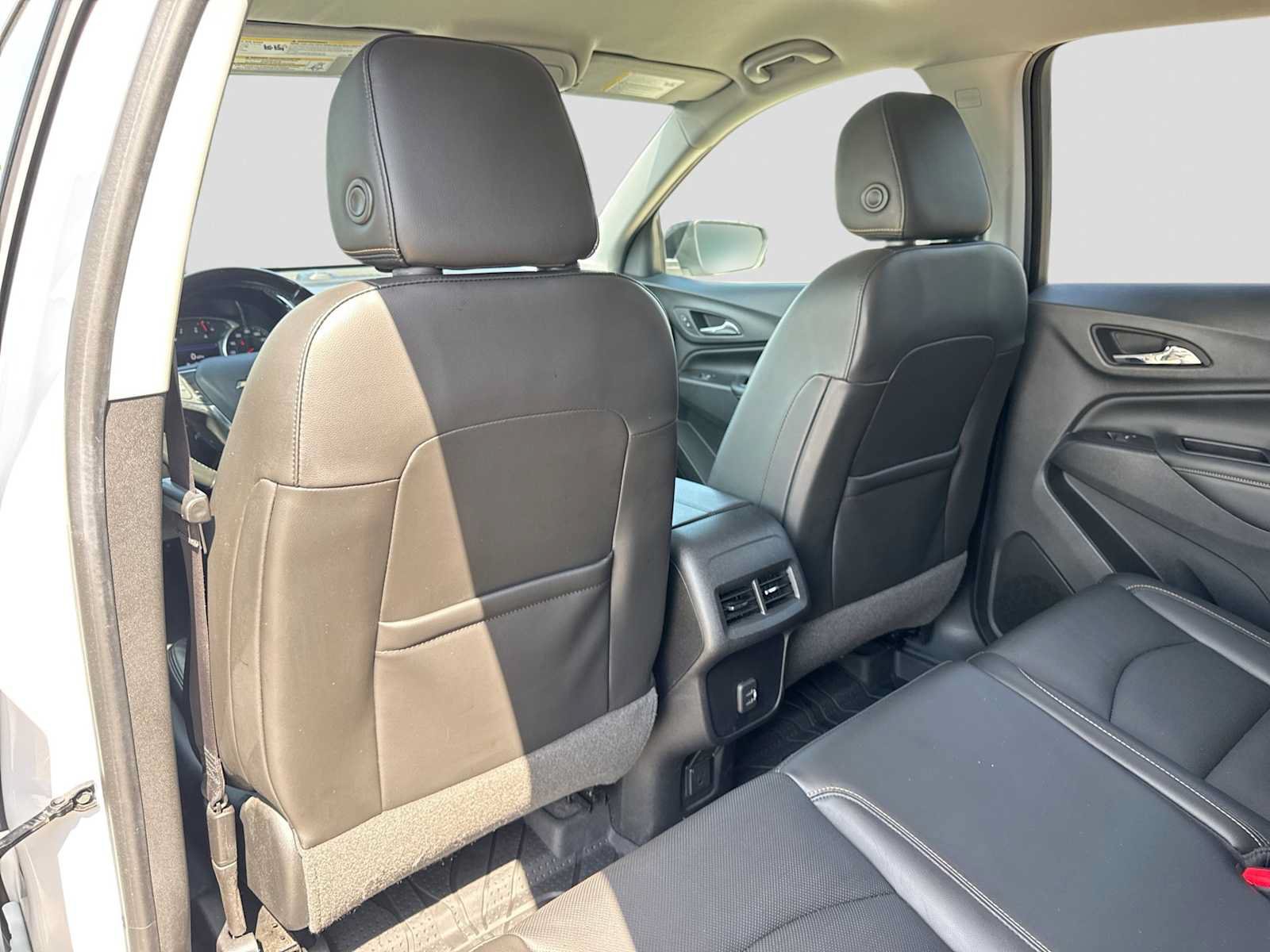 Used 2020 Chevrolet Equinox Premier w/ Premier Redline Edition FWD image 17