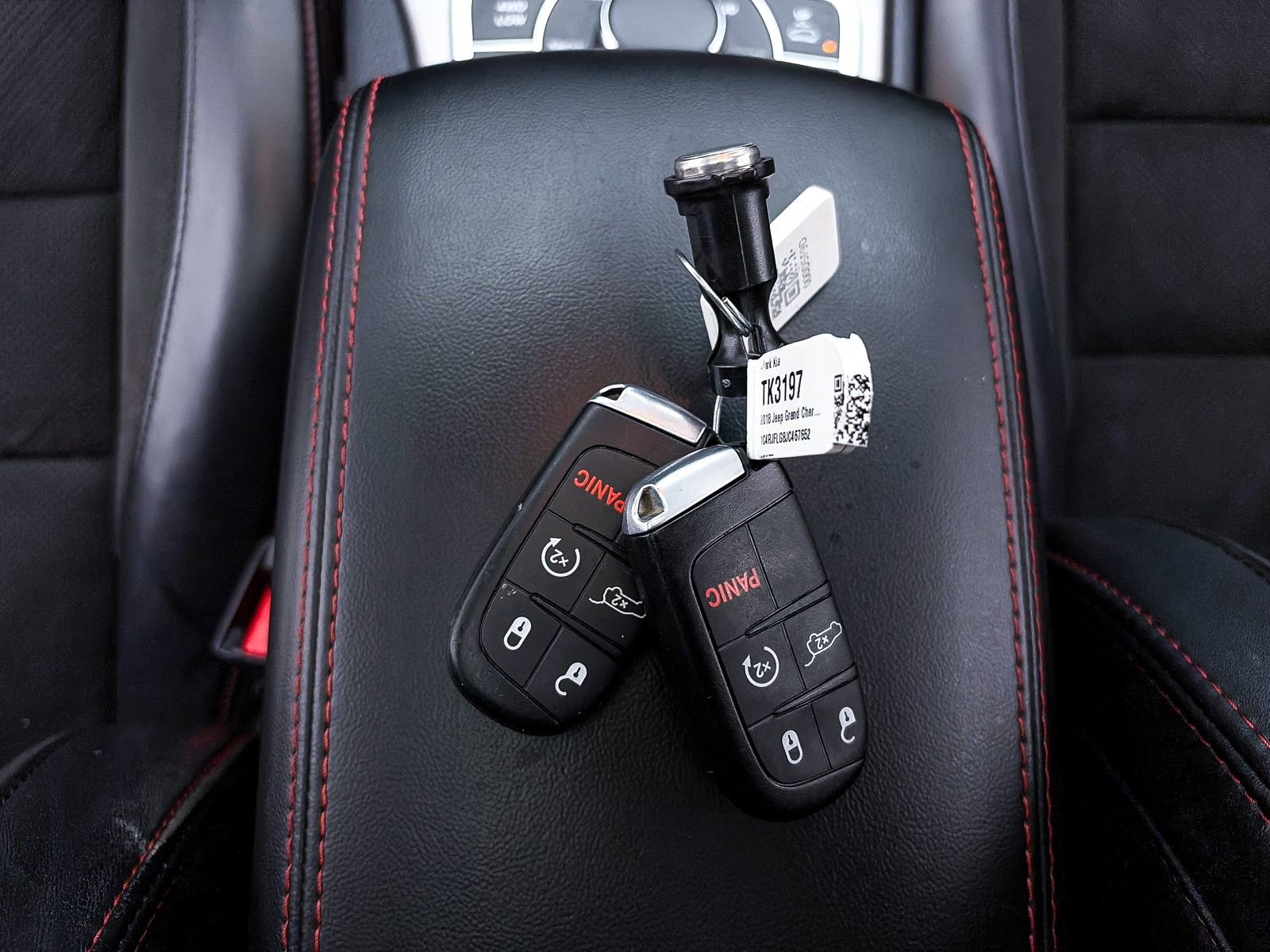 Used 2018 Jeep Grand Cherokee Trailhawk AWD/4WD image 28