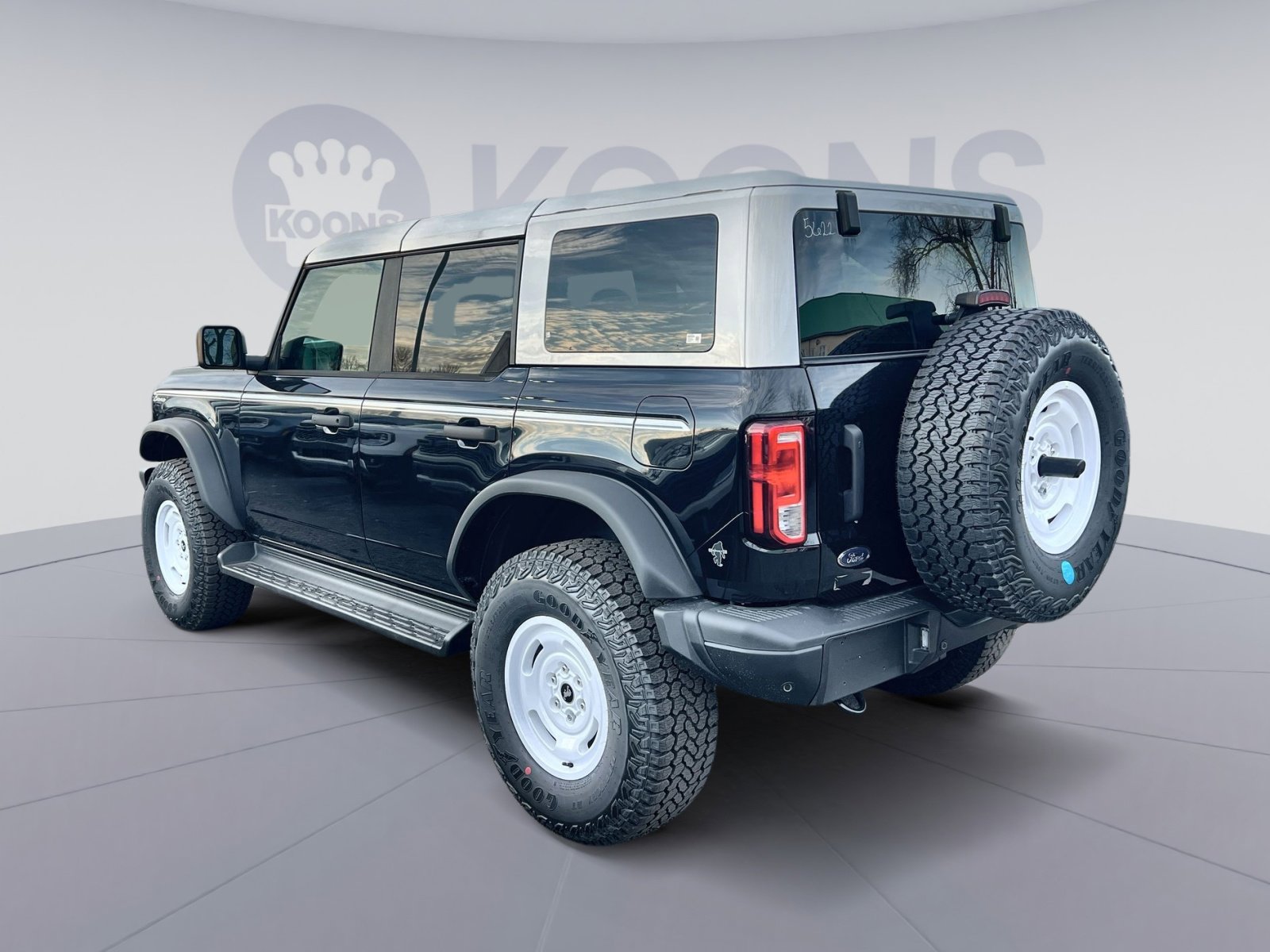 New 2025 Ford Bronco Heritage Edition image 4