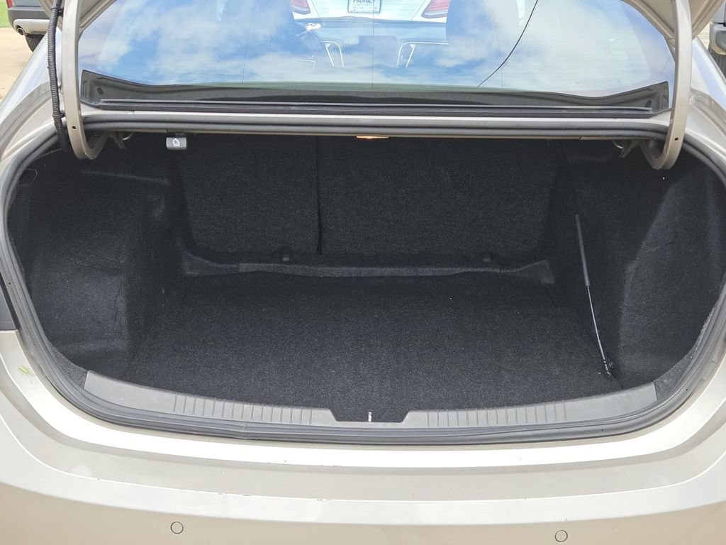 Used 2024 Chevrolet Malibu LT FWD image 12