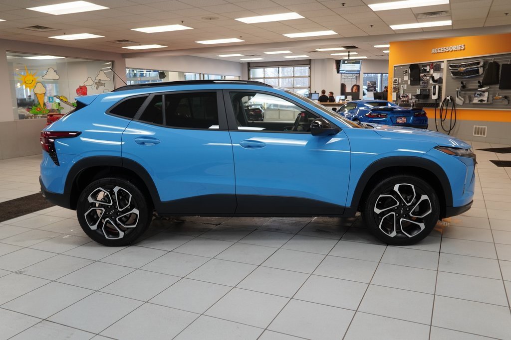 Used 2024 Chevrolet Trax RS w/ Sunroof Package image 13