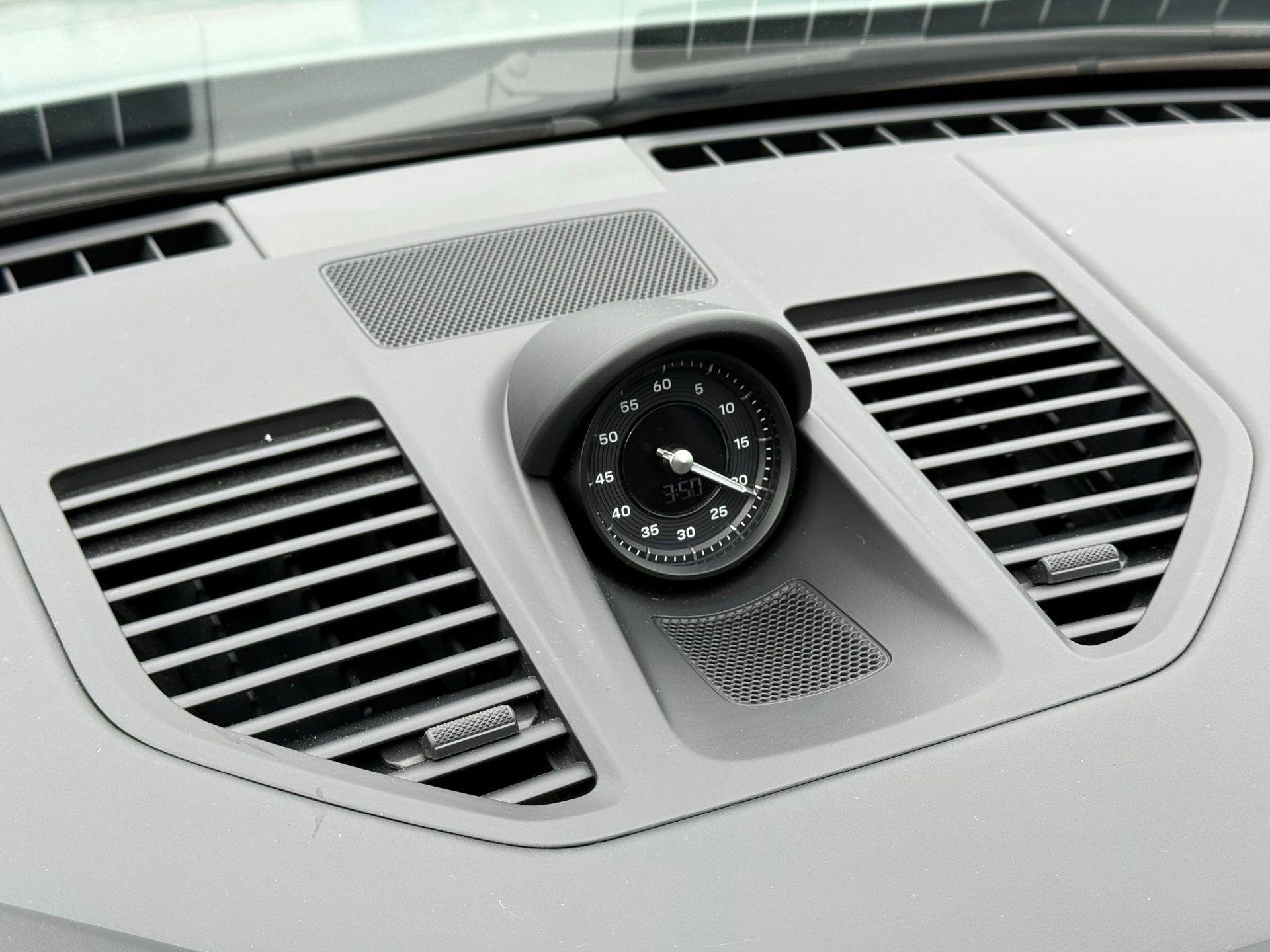 Used 2025 Porsche 911 Carrera image 18