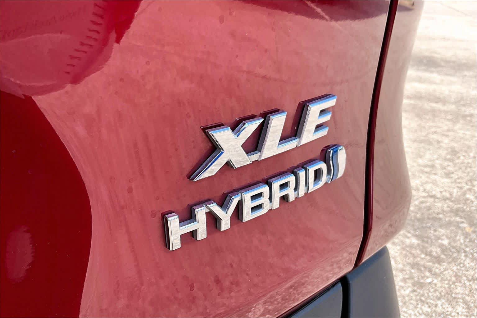 Used 2024 Toyota RAV4 XLE Premium w/ Weather Package AWD/4WD image 10