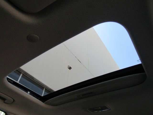 Used 2022 Hyundai Venue SEL FWD image 7