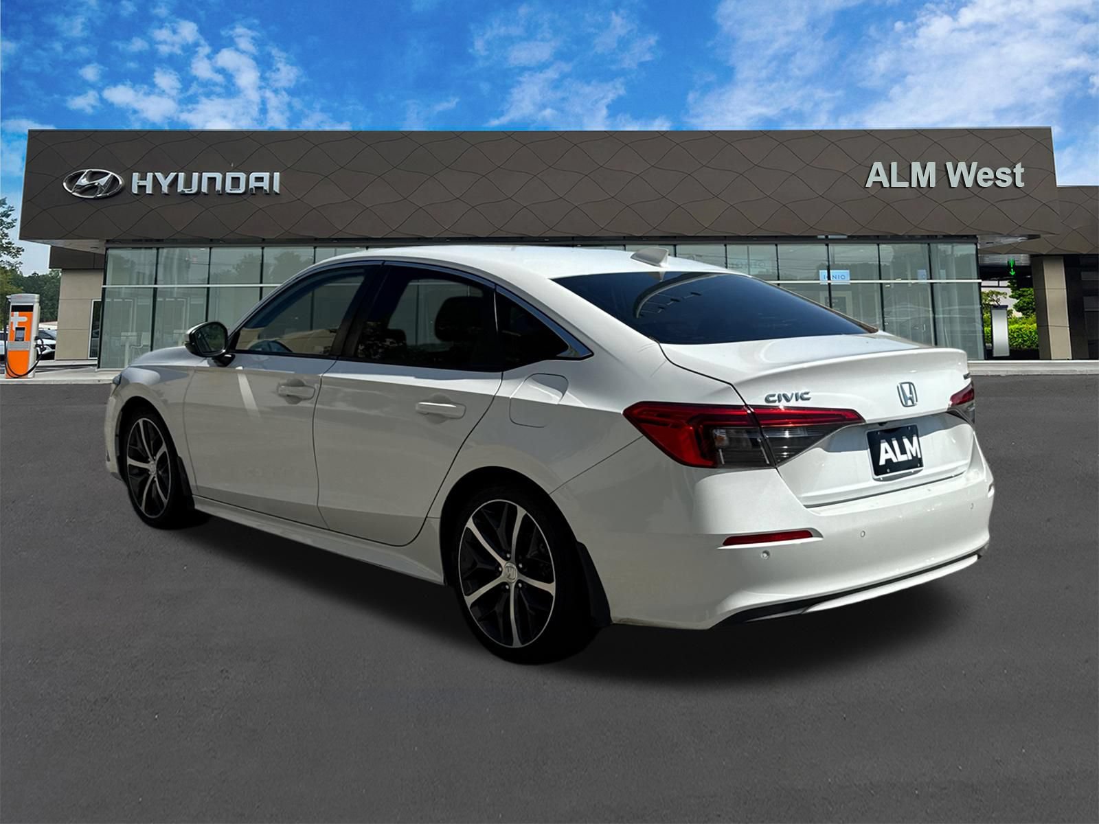 Used 2022 Honda Civic Touring image 7
