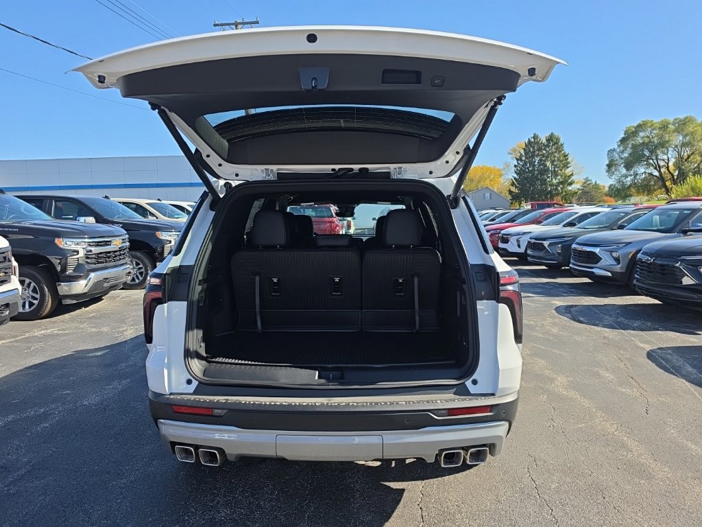 New 2027 Chevrolet Traverse LT w/ Driver Confidence Package FWD image 6