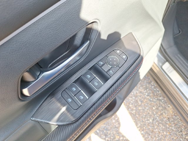 Certified 2025 Nissan Kicks SR w/ Illumination Package FWD image 12