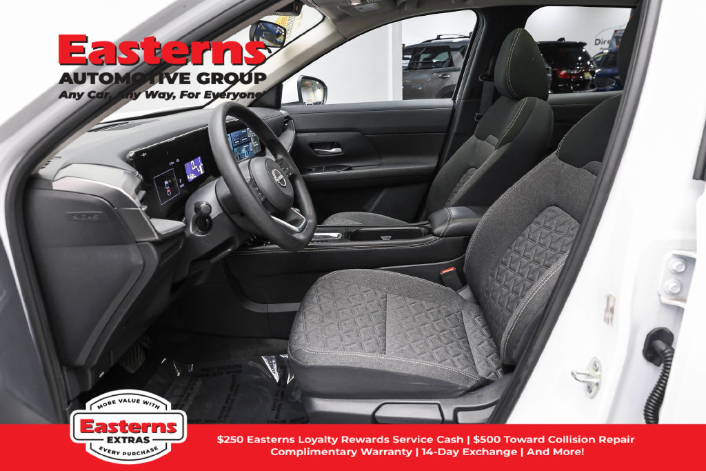 Used 2025 Nissan Kicks SV w/ SV Premium Package AWD/4WD image 15