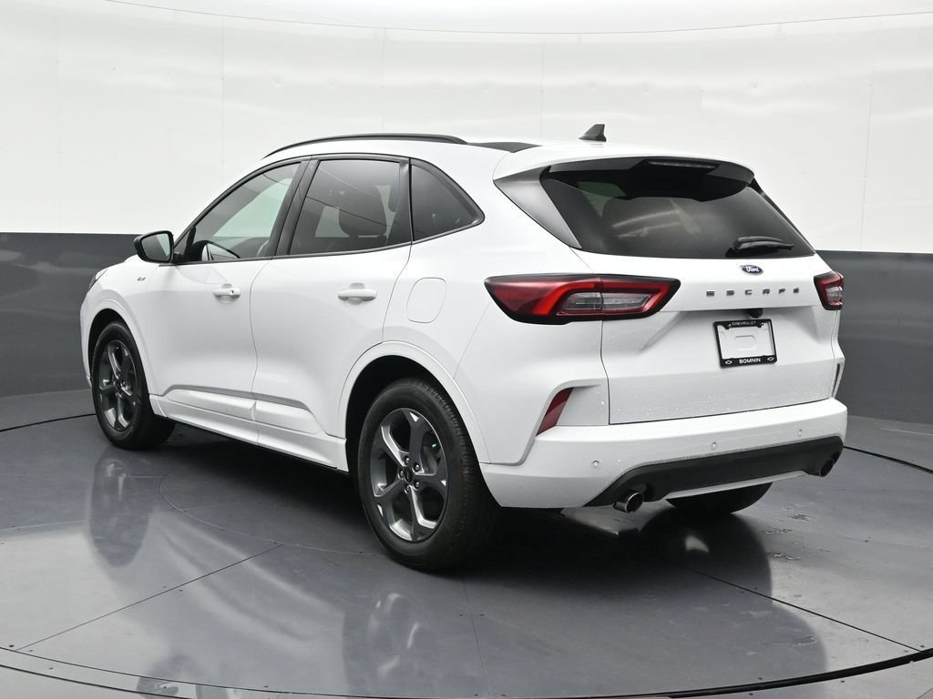 Used 2023 Ford Escape ST-Line w/ Tech Pack #1 FWD image 3