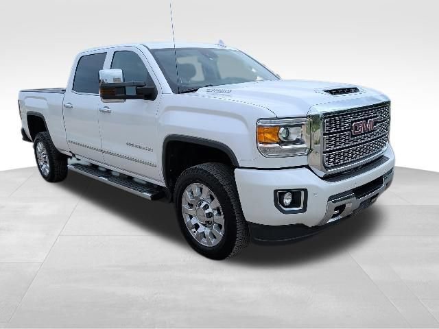 Used 2019 GMC Sierra 2500 Denali w/ Duramax Plus Package AWD/4WD image 1