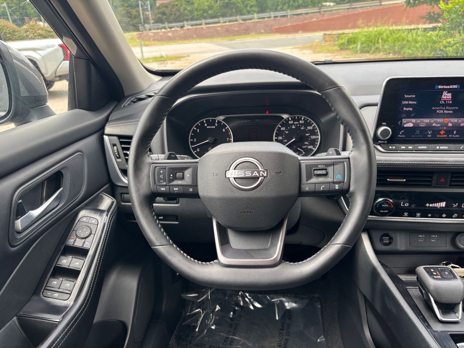 Used 2025 Nissan Rogue SV FWD image 35
