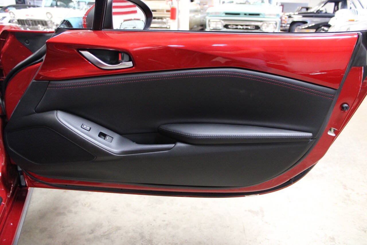 Used 2016 MAZDA MX-5 Miata Grand Touring RWD image 32