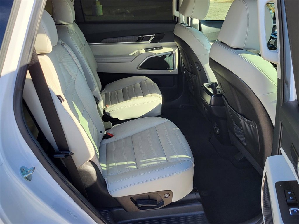 Used 2024 Kia Telluride SX Prestige image 11