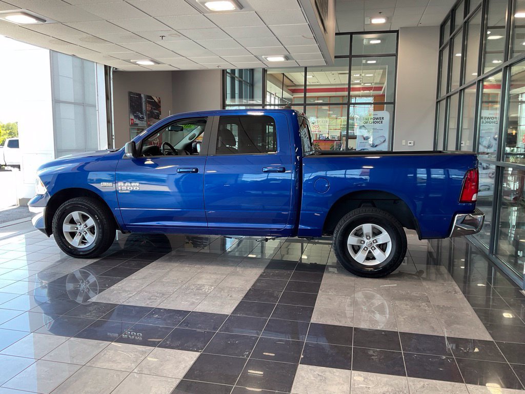 Used 2019 RAM 1500 Classic SLT w/ Luxury Group AWD/4WD image 4