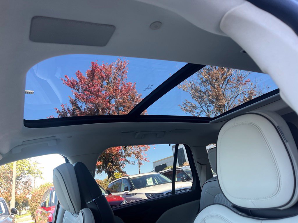 Certified 2022 Lincoln Aviator Black Label Grand Touring w/ Class IV Trailer Tow Package AWD/4WD image 37