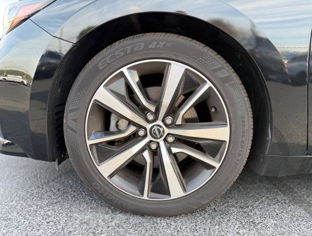 Used 2023 Nissan Maxima SV w/ Floor Mat Group FWD image 4