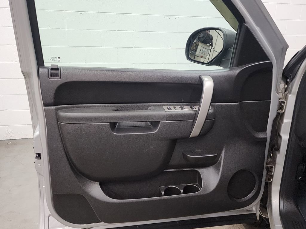 Used 2010 GMC Sierra 1500 SLE w/ Power Pack Plus AWD/4WD image 9