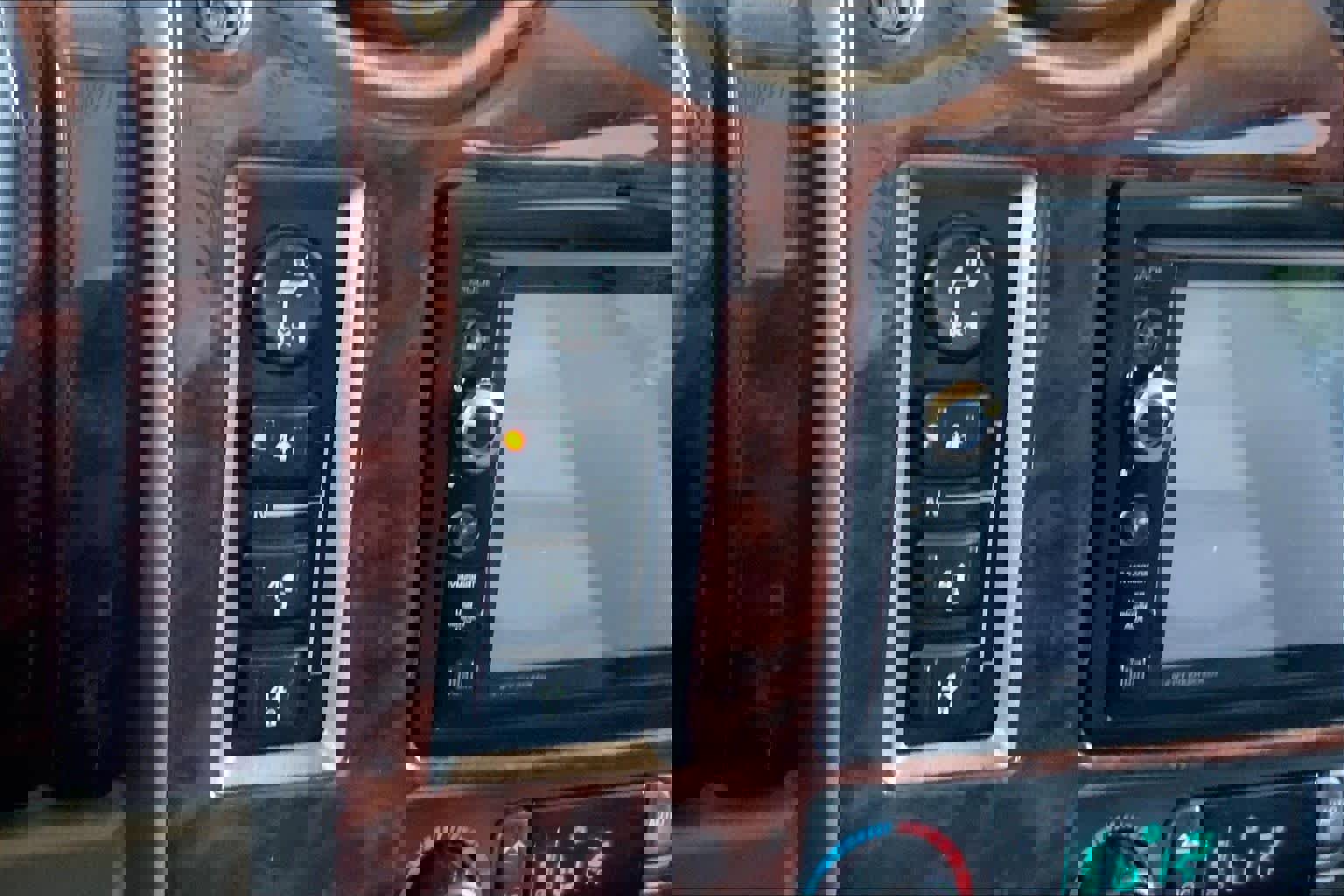 Used 2004 HUMMER H2 w/ Preferred Equipment Group image 28