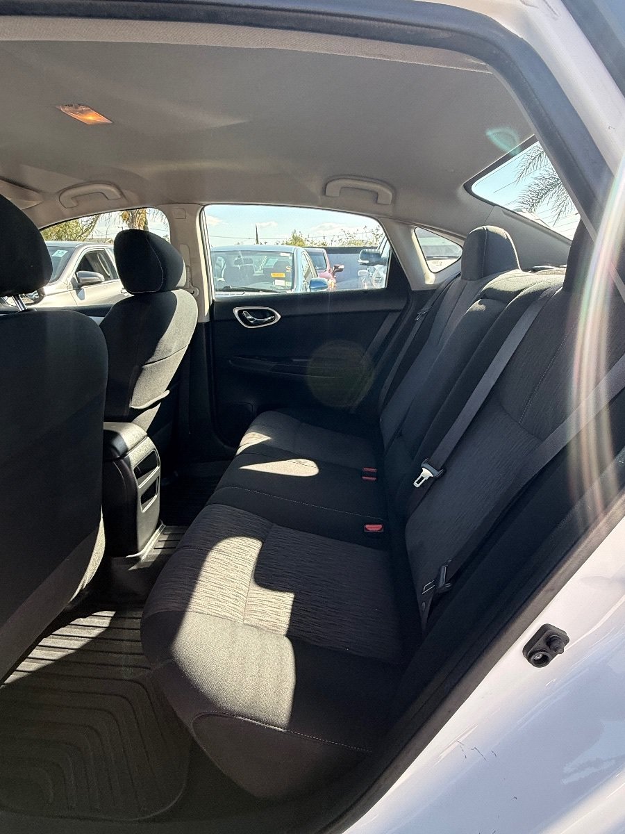 Used 2011 Nissan Sentra 2.0 SR FWD image 24