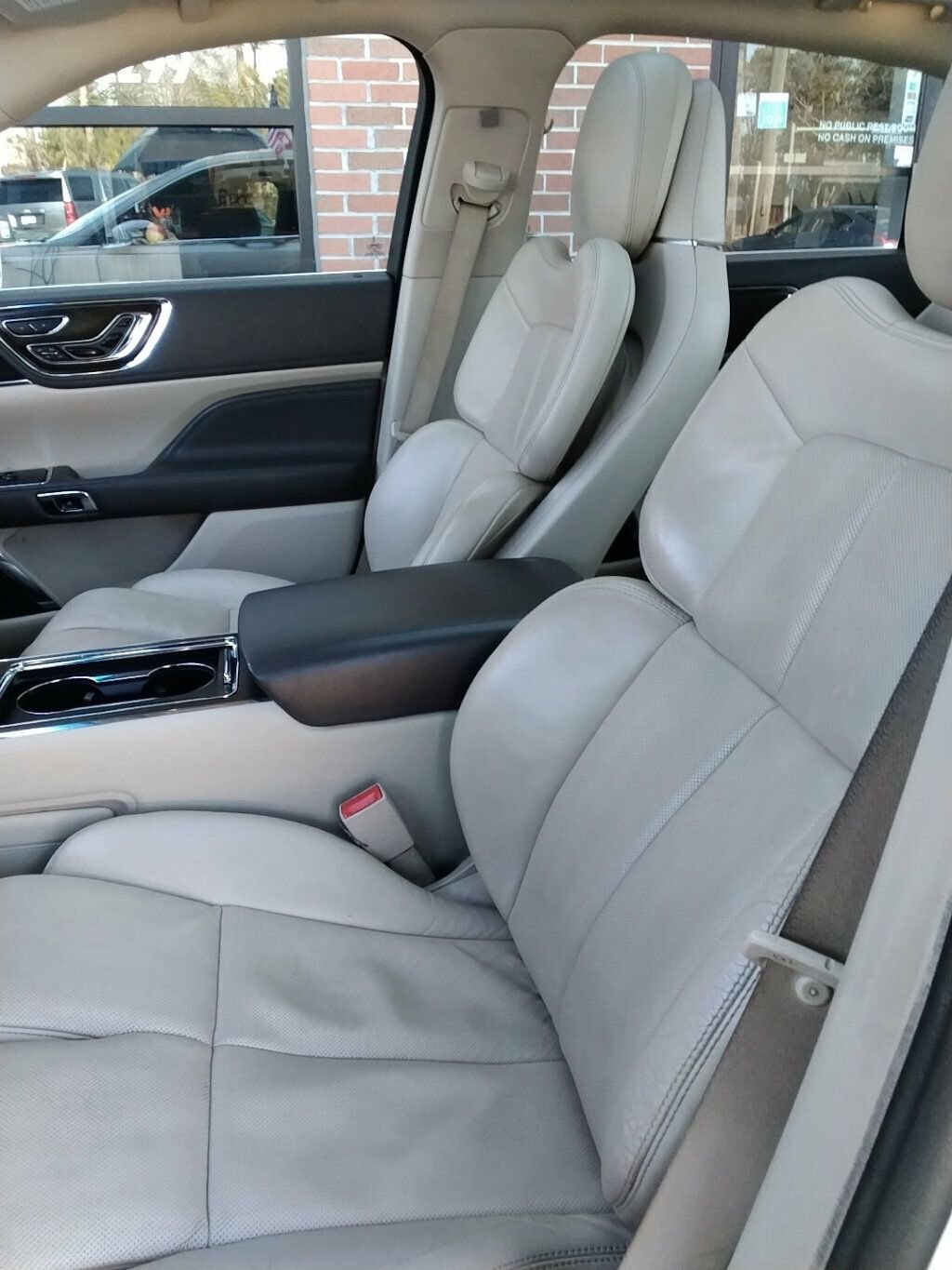 Used 2017 Lincoln Continental Reserve w/ Technology Package image 7