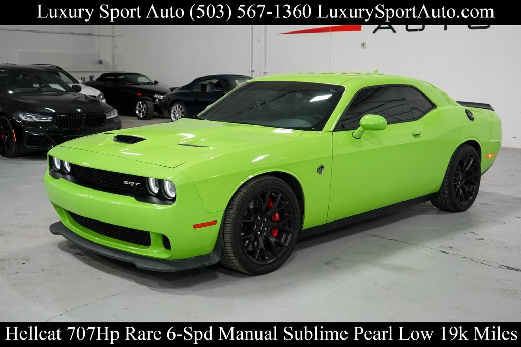 Used 2015 Dodge Challenger SRT Hellcat image 1