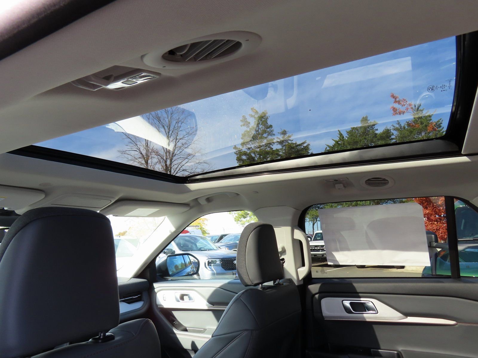 New 2026 Ford Explorer Active w/ Active Comfort Package image 15