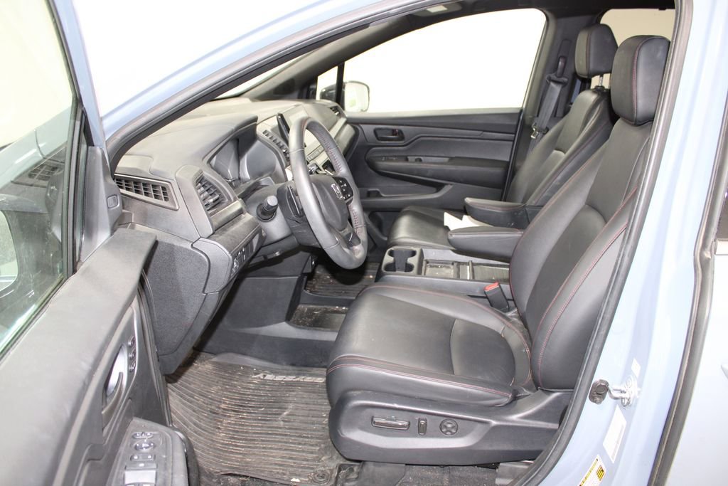 Used 2024 Honda Odyssey Sport image 17