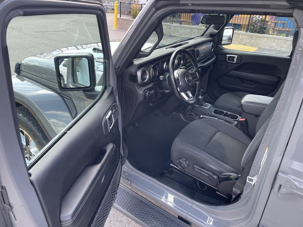 Used 2020 Jeep Wrangler Unlimited Sahara w/ Cold Weather Group AWD/4WD image 14