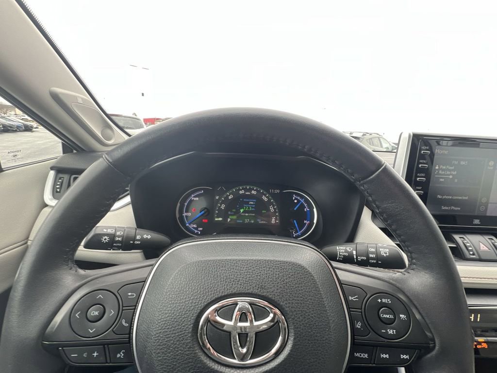 Used 2020 Toyota RAV4 Limited image 11
