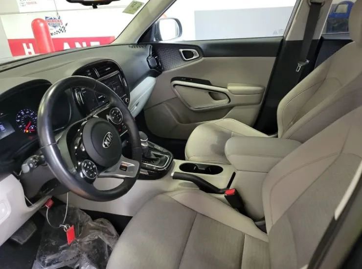 Used 2020 Kia Soul EX image 3