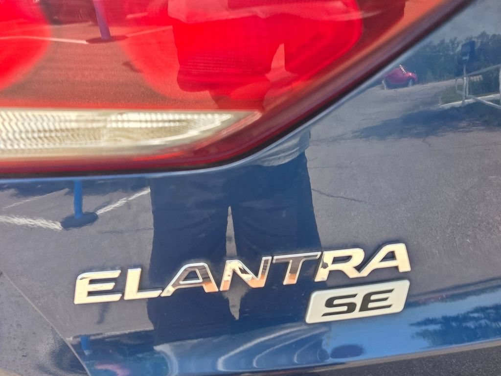 Used 2017 Hyundai Elantra SE FWD image 11