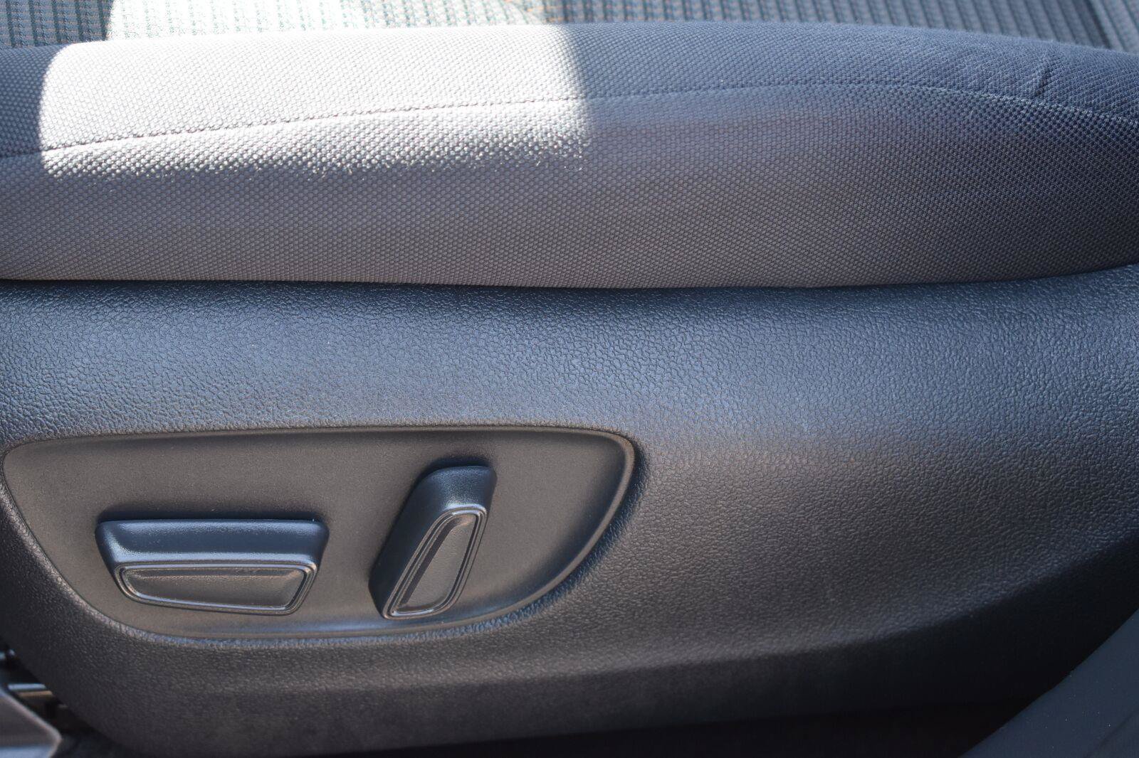 Used 2024 Toyota Highlander LE AWD/4WD image 22