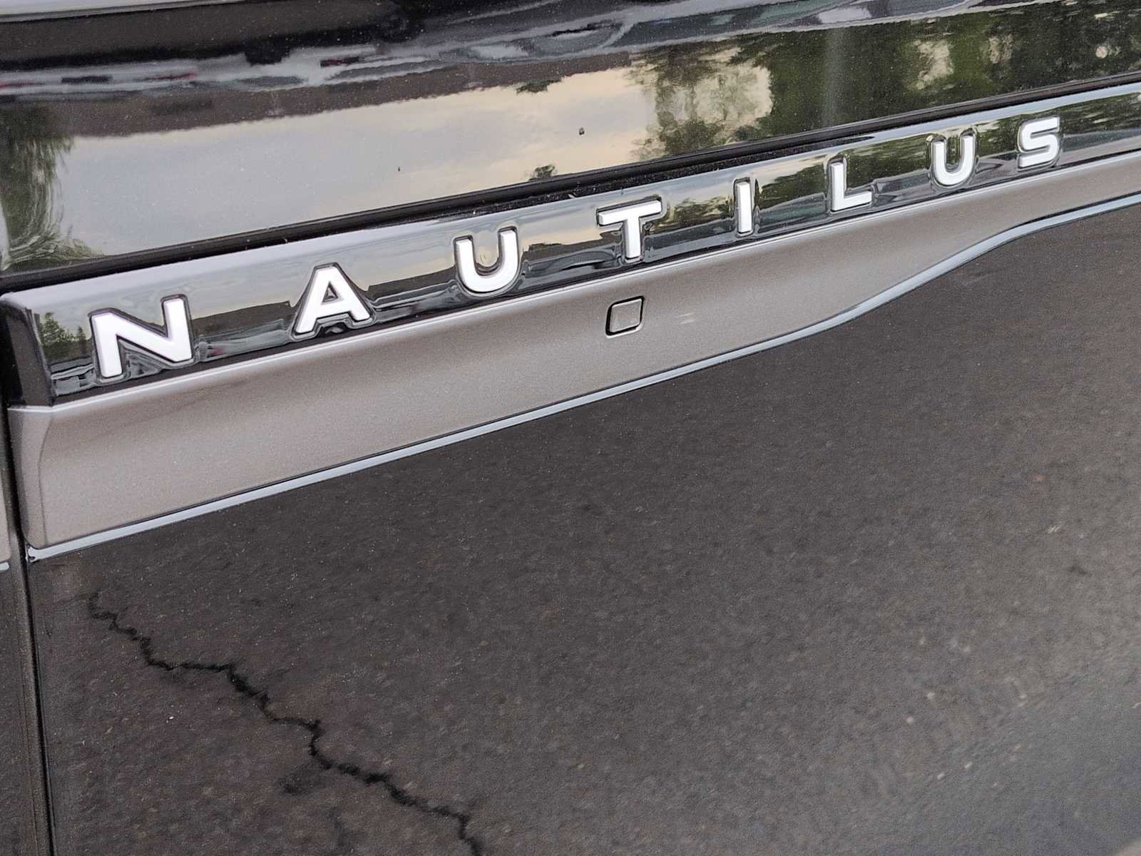 Used 2026 Lincoln Nautilus Reserve w/ Jet Appearance Package AWD/4WD image 13