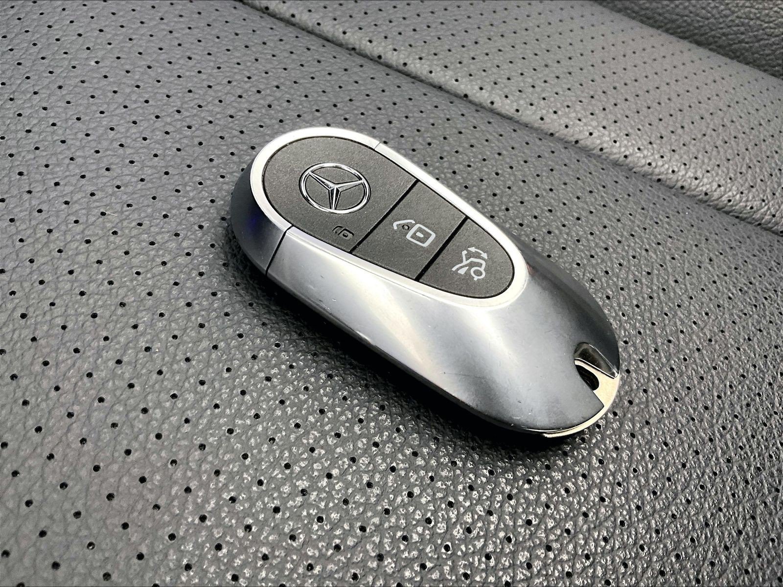 Used 2026 Mercedes-Benz CLE 450 4MATIC Cabriolet image 12