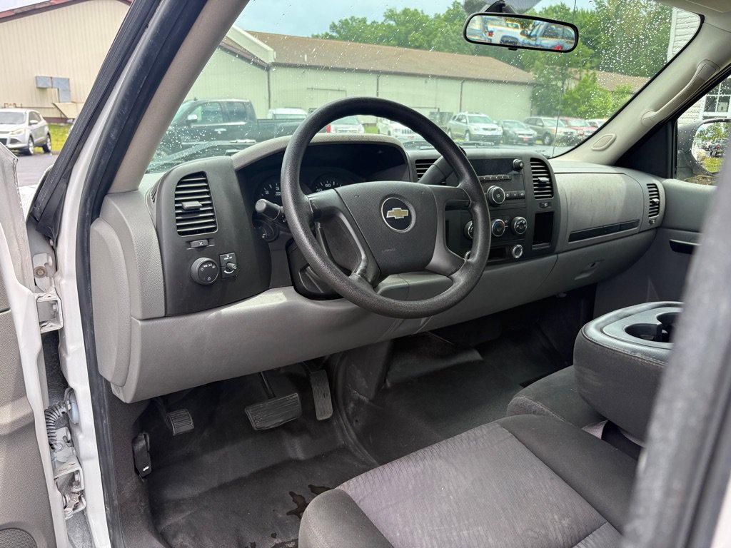 Used 2010 Chevrolet Silverado 1500 W/T RWD image 13