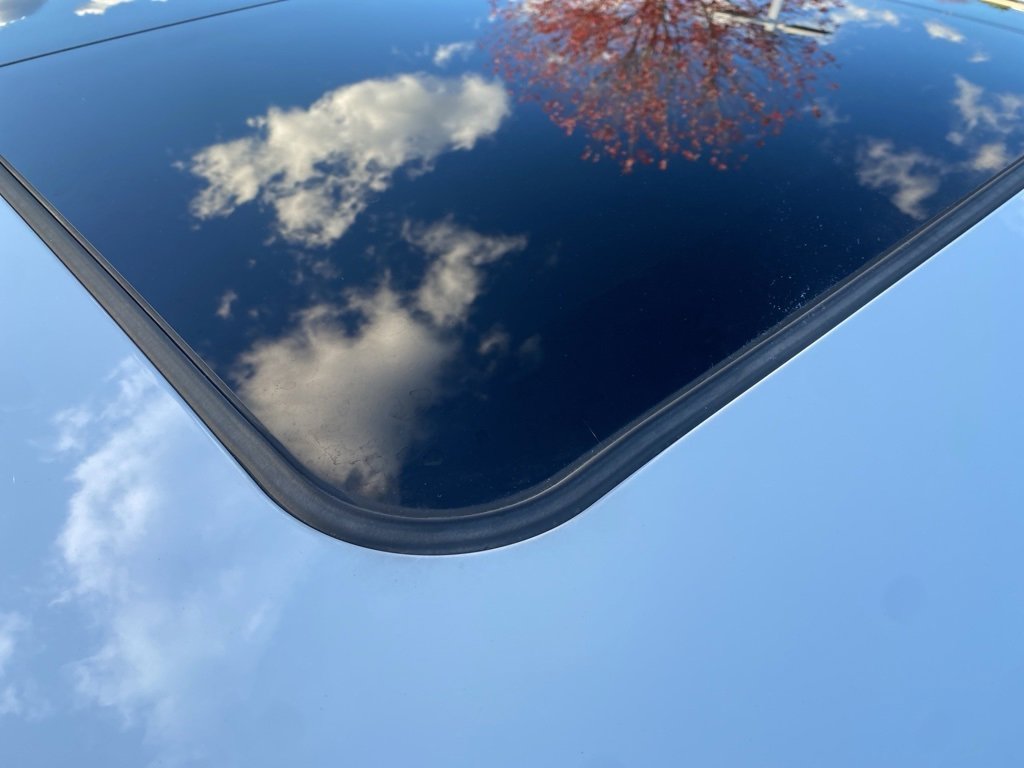 Used 2021 GMC Yukon Denali w/ Denali Premium Package image 9