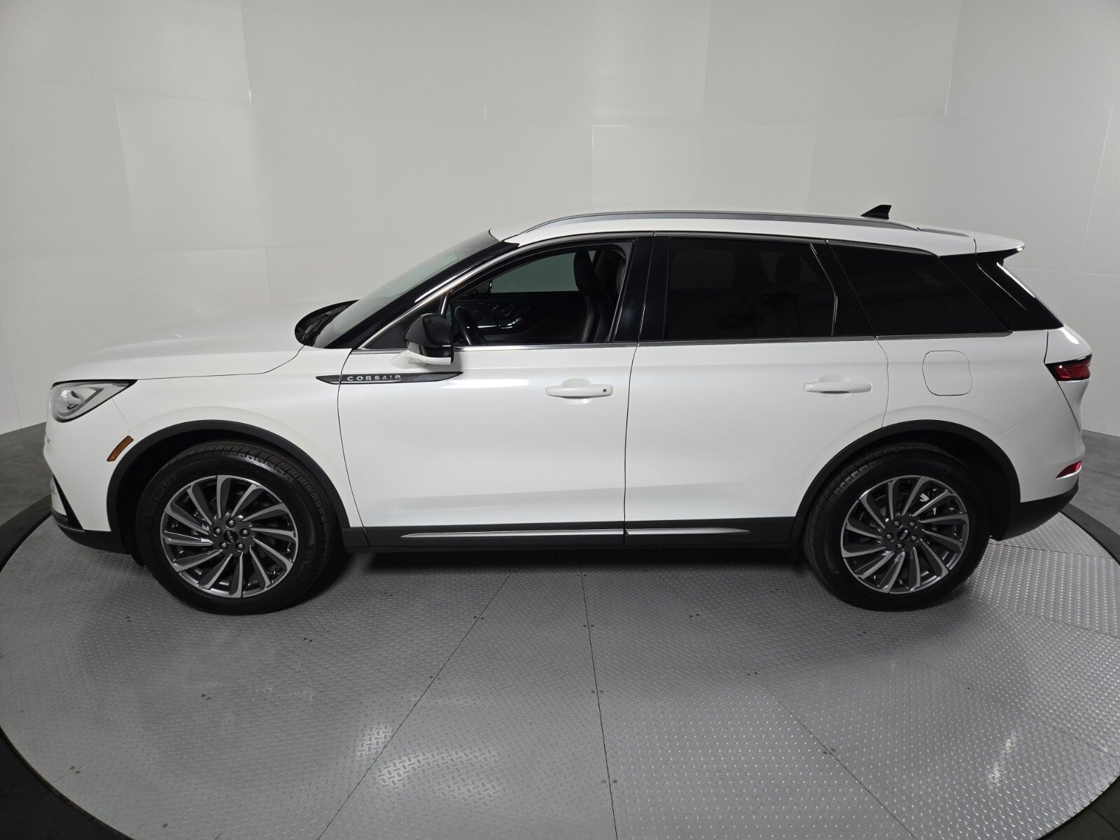 Used 2023 Lincoln Corsair Reserve image 30