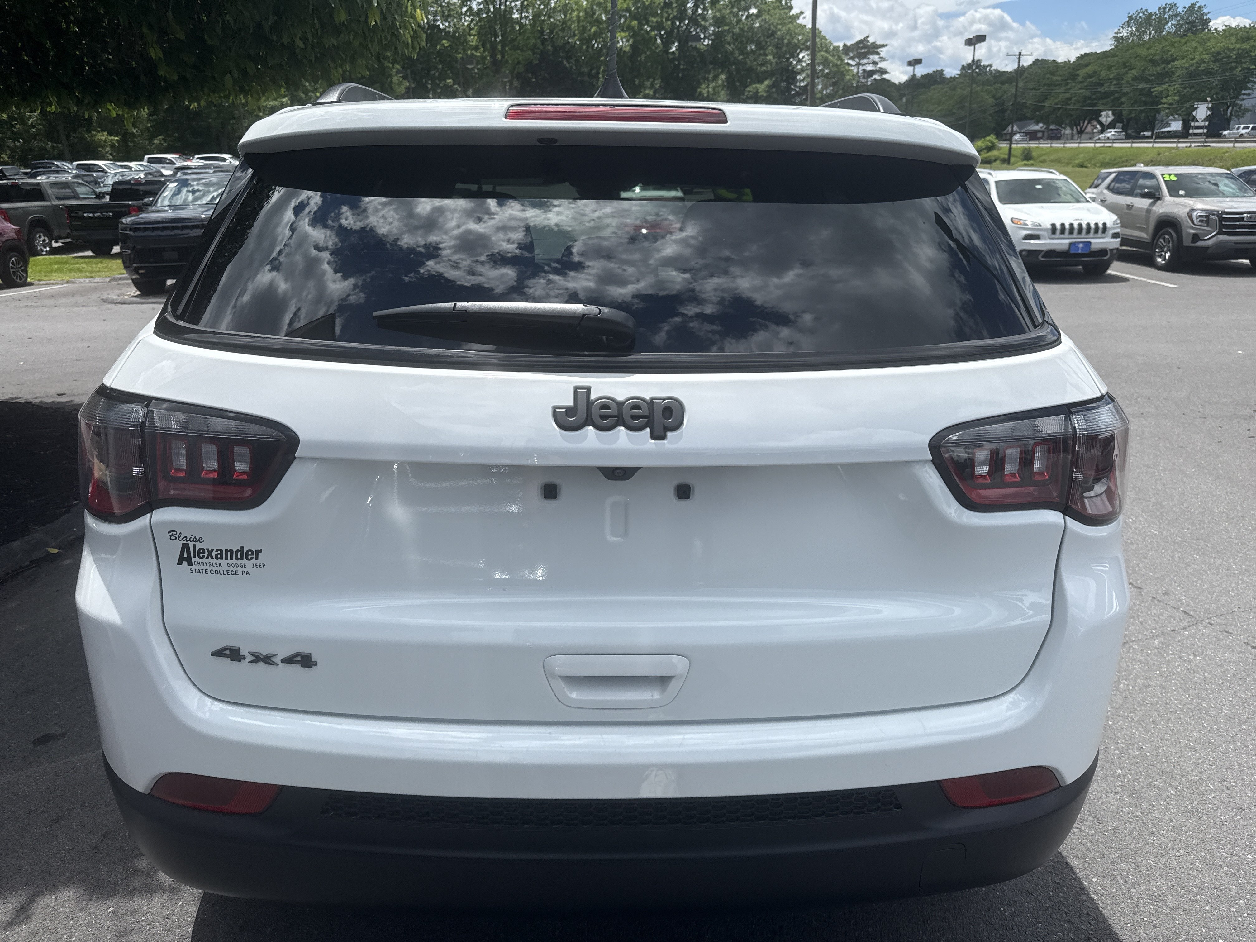 Used 2025 Jeep Compass Latitude w/ Convenience Group AWD/4WD video 4