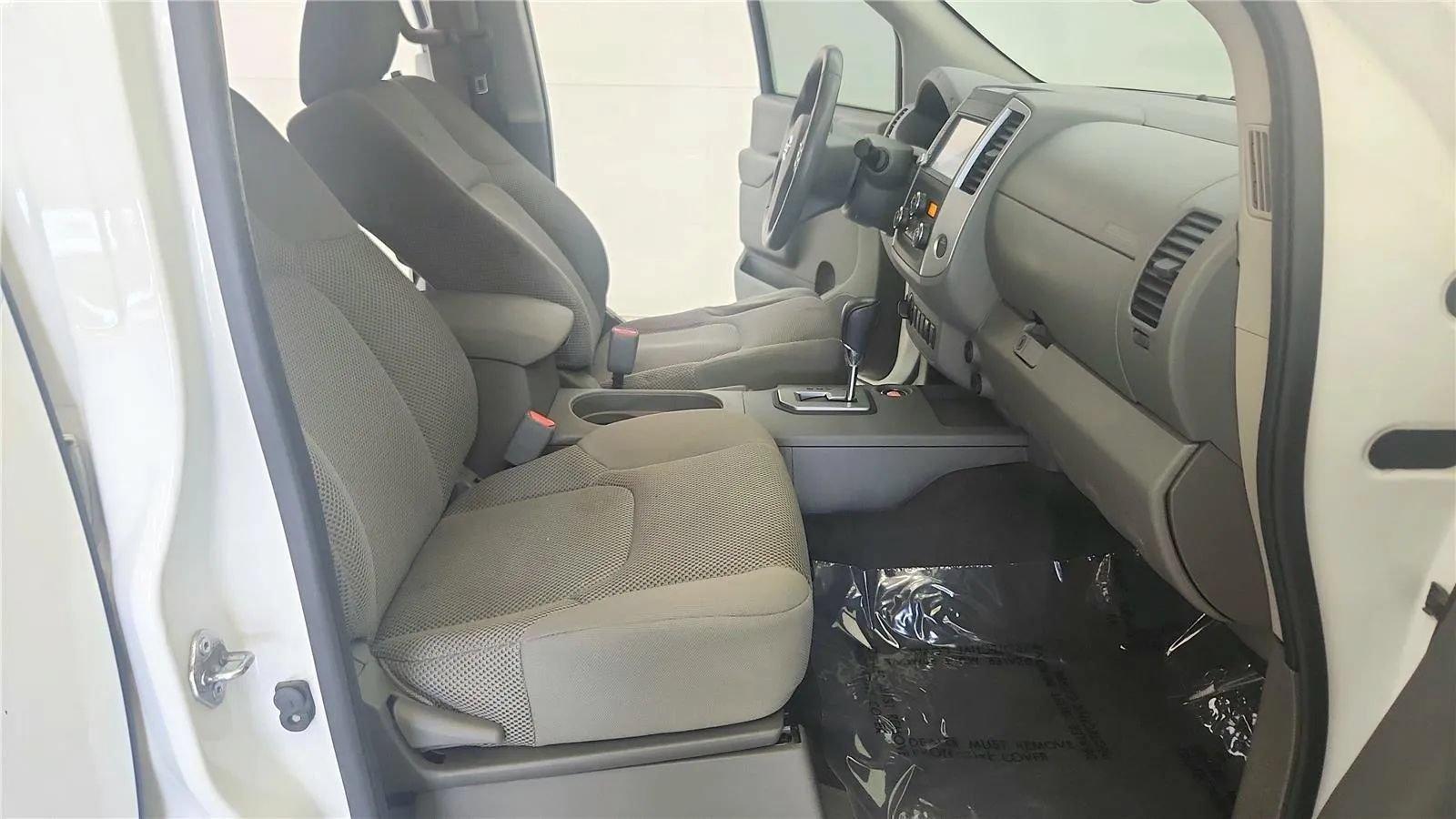 Used 2021 Nissan Frontier SV w/ Midnight Edition Floor Mats AWD/4WD image 36