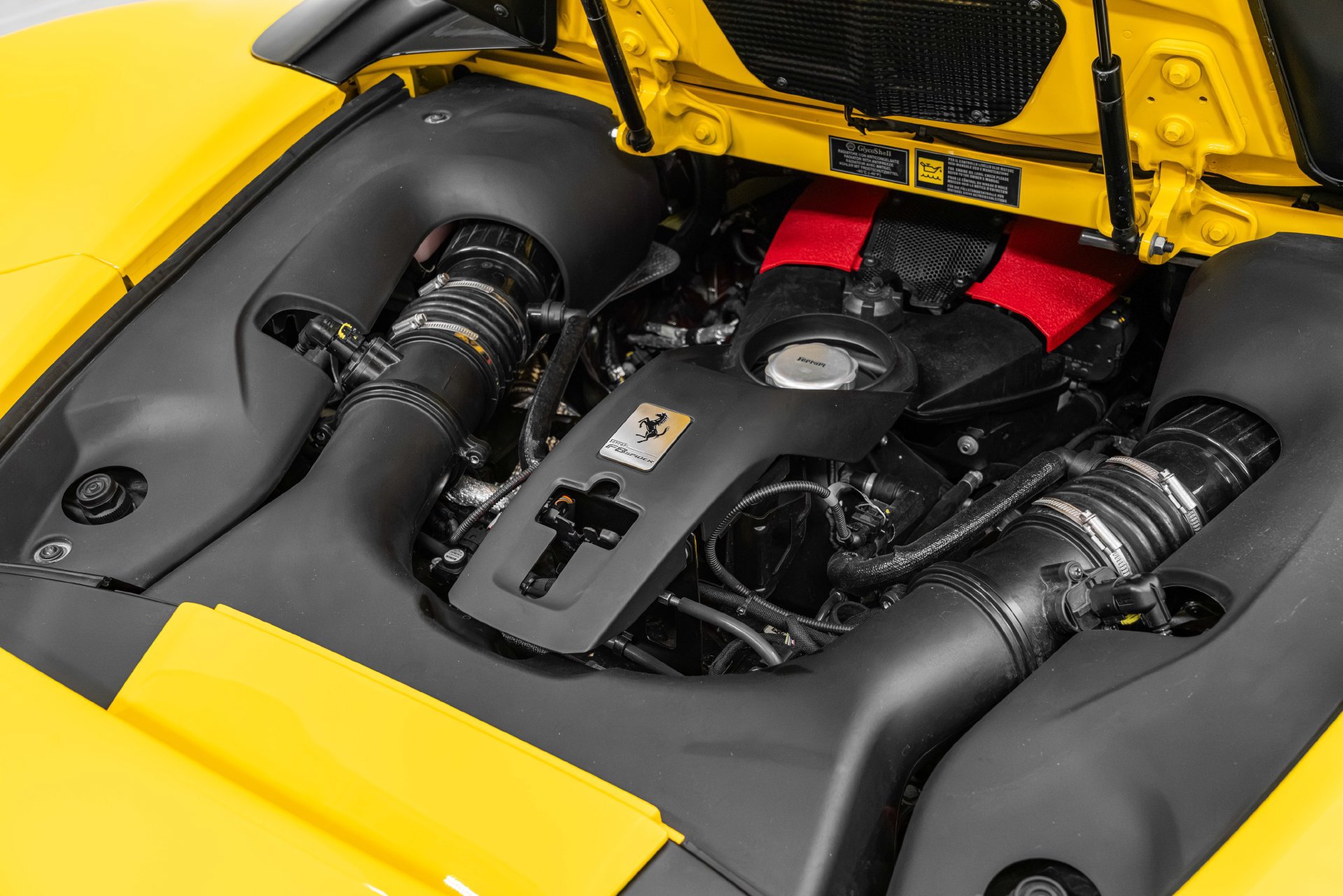 Certified 2021 Ferrari F8 Tributo RWD image 21