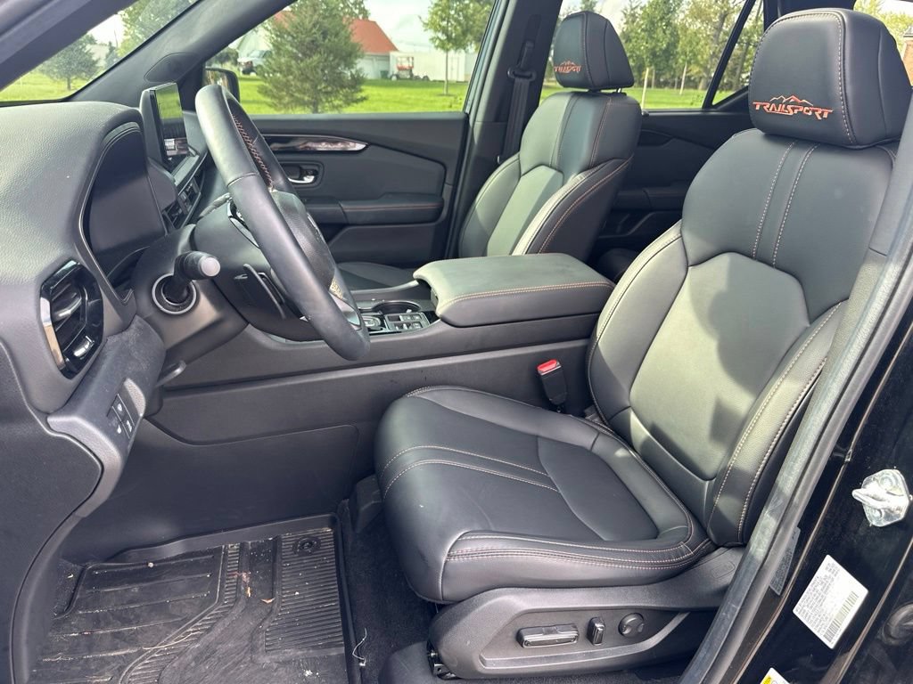 Used 2025 Honda Pilot TrailSport image 19