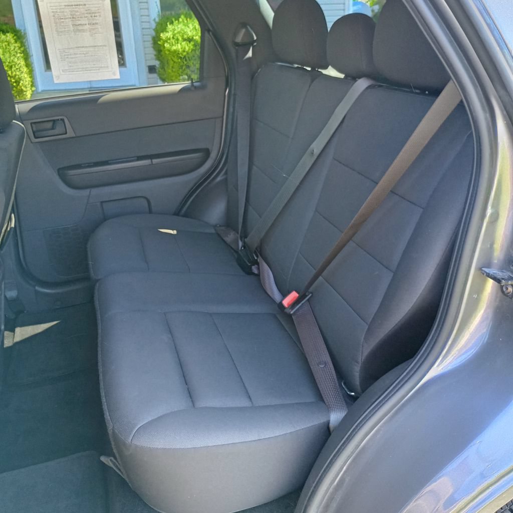Used 2012 Ford Escape XLT AWD/4WD image 16