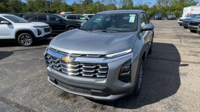 New 2027 Chevrolet Equinox LT w/ LPO, Floor Liner Package FWD image 5