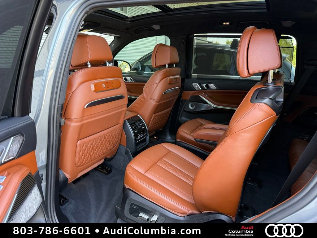 Used 2023 BMW X7 M60i AWD/4WD image 25