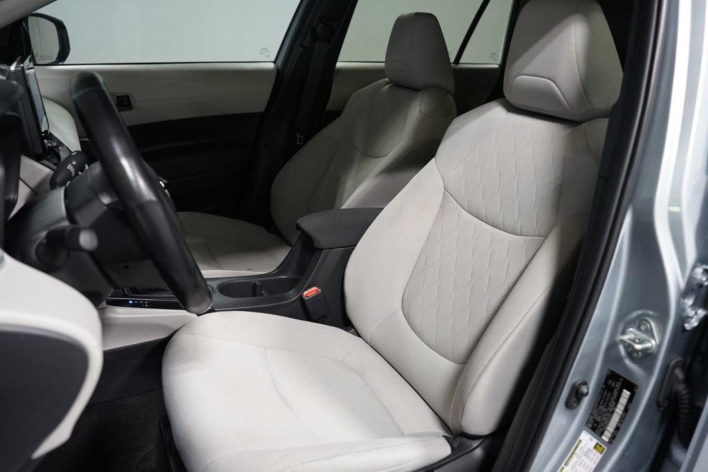 Used 2025 Toyota Corolla Cross L FWD image 6