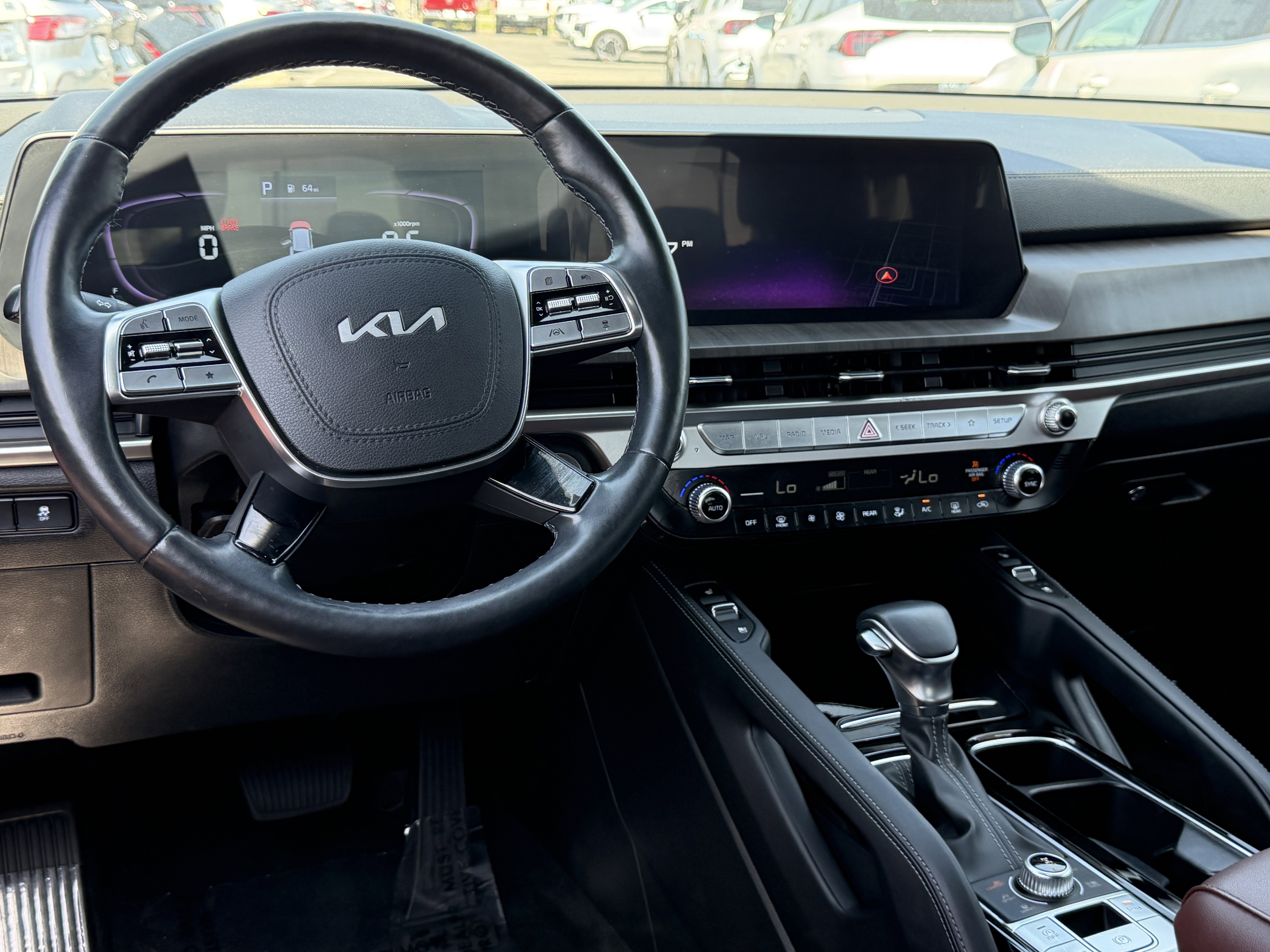 Used 2023 Kia Telluride EX w/ EX Captain's Chair Package image 26