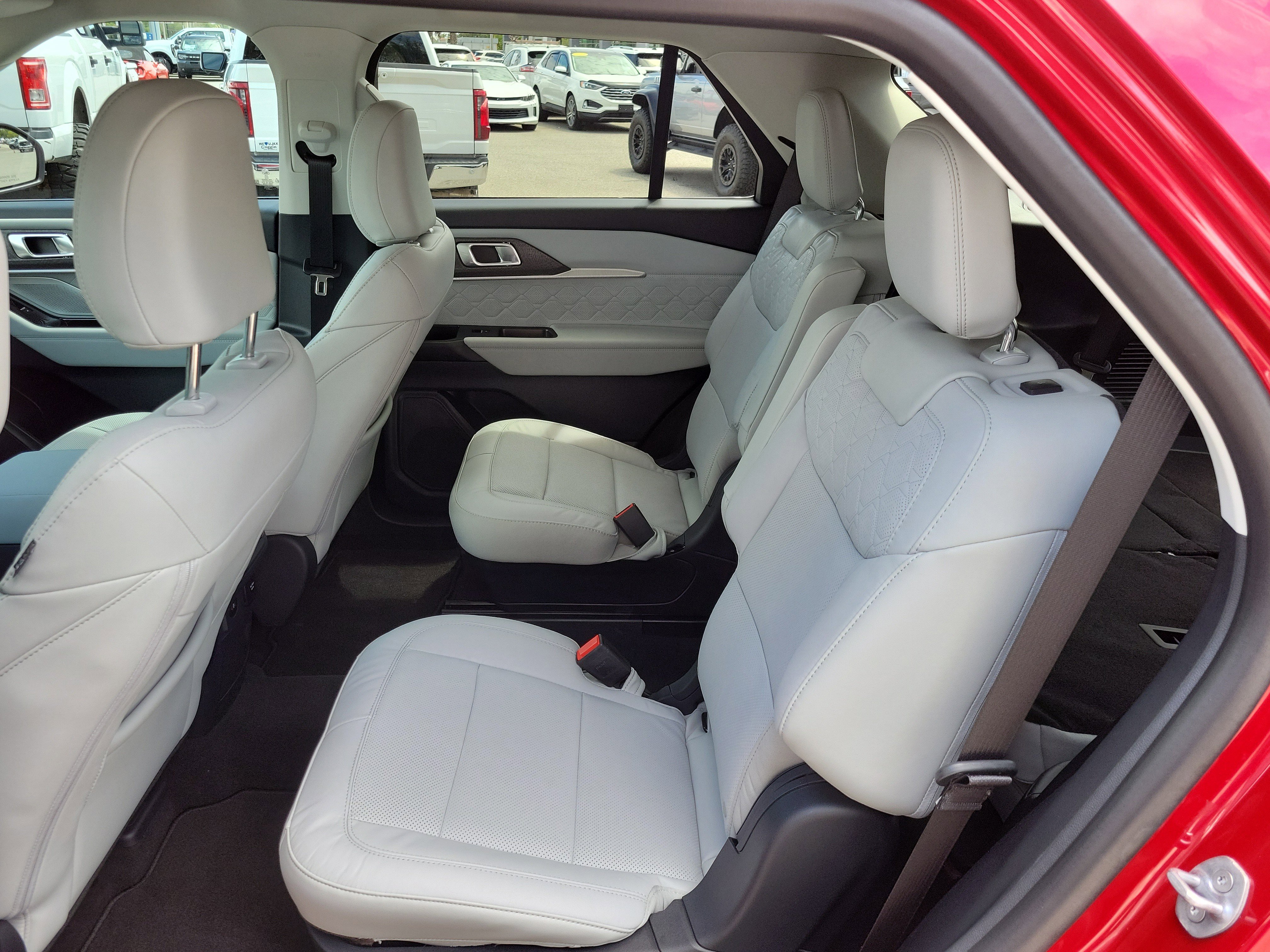 Used 2026 Ford Explorer Platinum w/ LUX Leather Package image 15